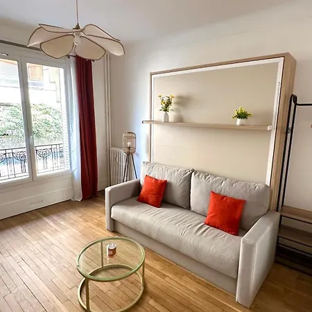 Cozy Parisian Newly Renovated Апартаменты *