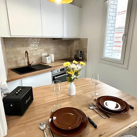 Cozy Parisian Newly Renovated Апартаменты
