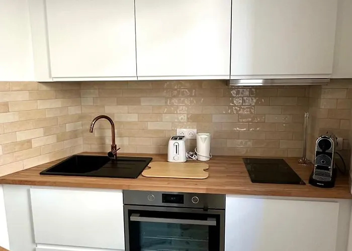 Апартаменты Cozy Parisian Newly Renovated