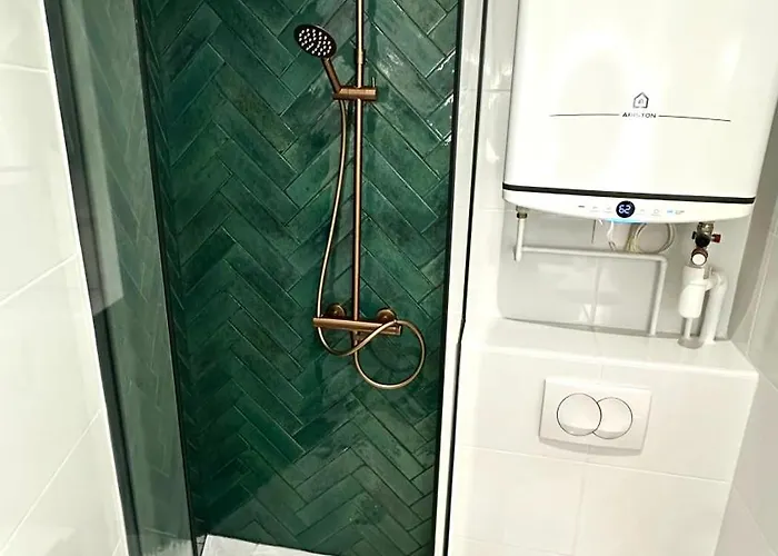 Cozy Parisian Newly Renovated Париж