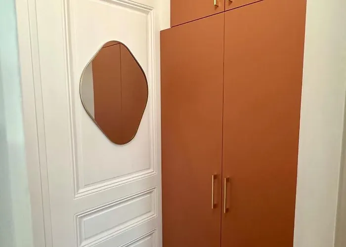 Cozy Parisian Newly Renovated Апартаменты *