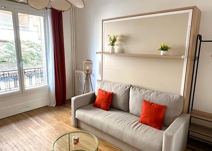 Cozy Parisian Newly Renovated Апартаменты *